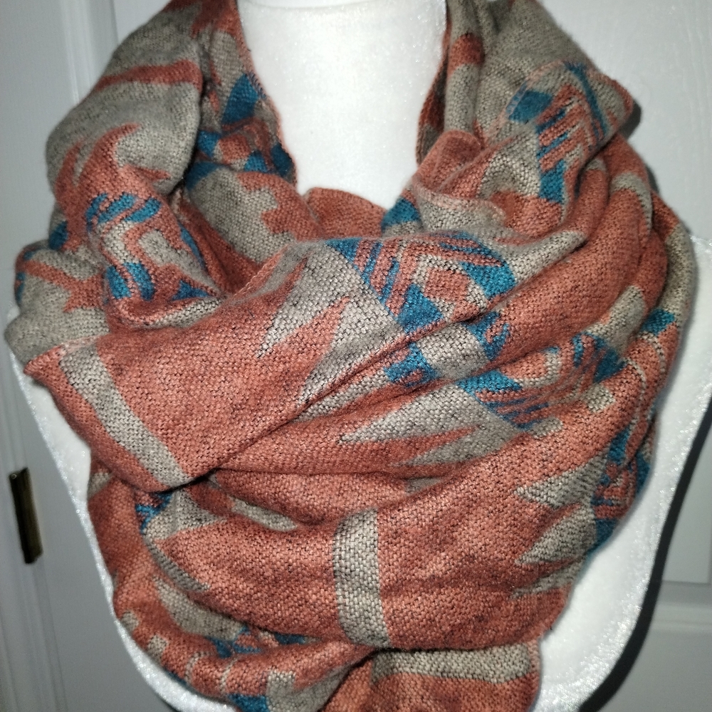 Scarf - Picture 4 of 10
